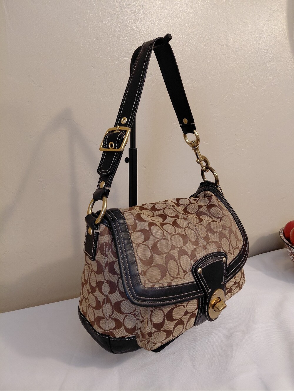 Coach Legacy Ali Signature Turnlock Shoulder Bag With COA - Picture 3 of 15